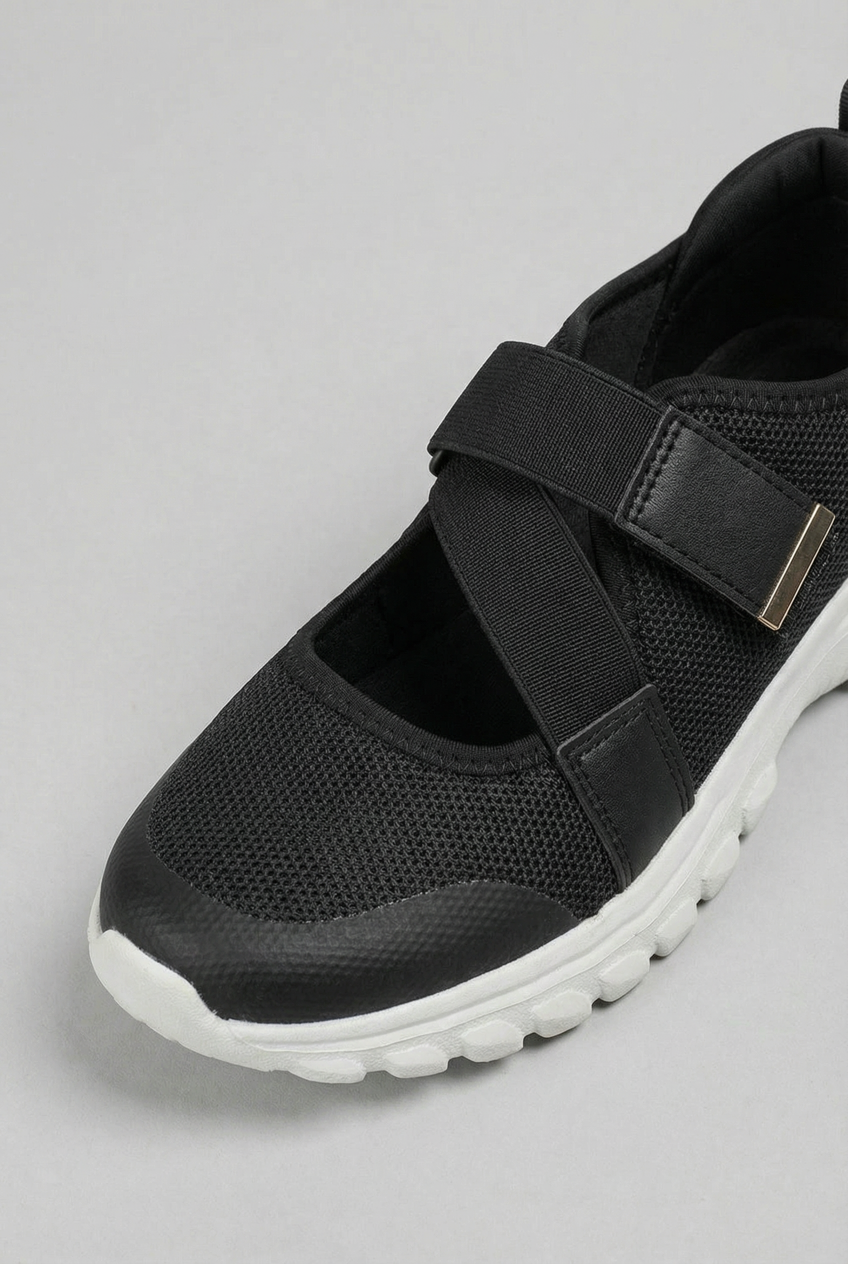 SERAPHINA Premium Sneaker