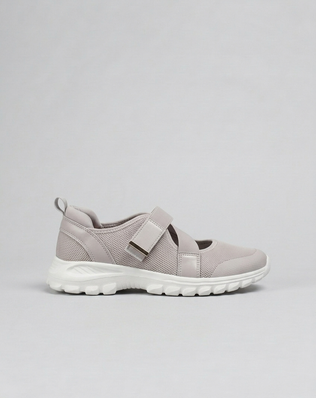 SERAPHINA Premium Sneaker
